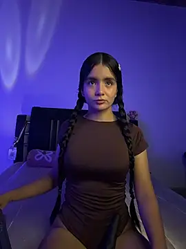 Snapshot of Ashley_and_Zoe chatting on 20, 11, 2025 Ashley and Zoe online show from 20, 11, 2025