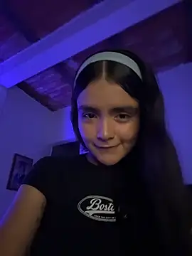 Snapshot of Ashley_and_Zoe chatting on 26, 11, 2025 Ashley and Zoe online show from 26, 11, 2025