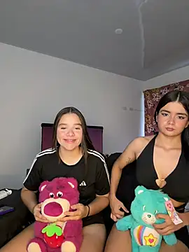 Snapshot of Ashley_and_Zoe chatting on 2, 7, 2026 Ashley and Zoe online show from 2, 7, 2026
