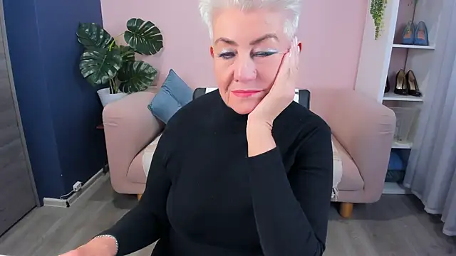 Snapshot of HotandMature chatting on 30, 9, 2025 HotandMature online show from 30, 9, 2025