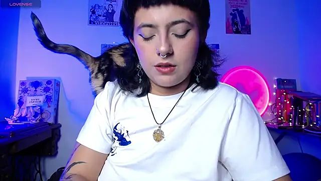 Snapshot of AlmaNanax chatting on 30, 9, 2025 AlmaNanax online show from 30, 9, 2025