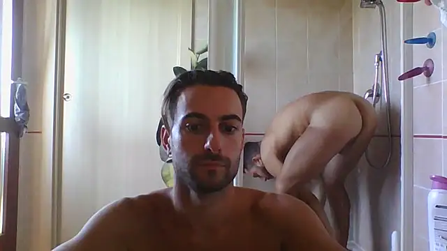 Snapshot of Amicisegreti chatting on 19, 9, 2025 Amicisegreti online show from 19, 9, 2025