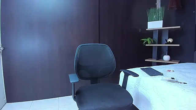 Snapshot of adrian_ray chatting on 12, 9, 2025 adrian ray online show from 12, 9, 2025