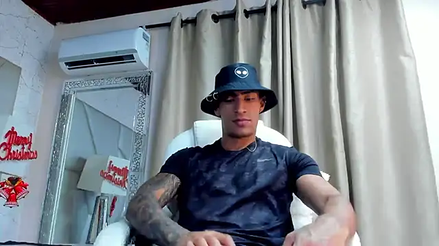 Snapshot of adrian_ray chatting on 5, 12, 2025 adrian ray online show from 5, 12, 2025