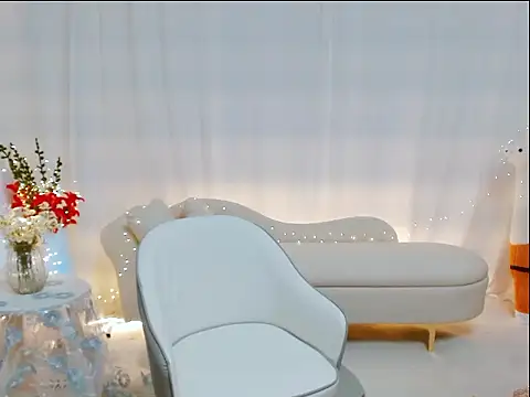 Snapshot of OL-Lily chatting on 15, 9, 2025 OL-Lily online show from 15, 9, 2025