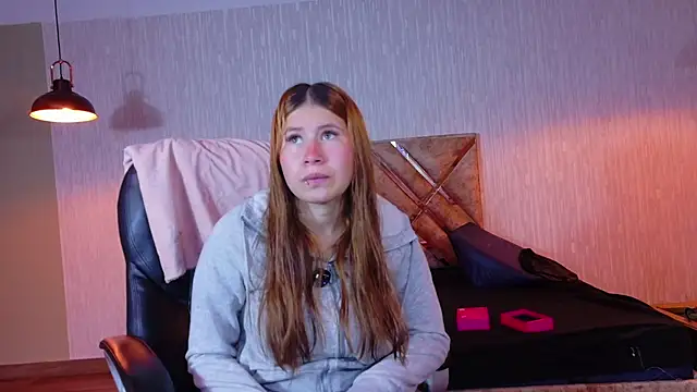 Snapshot of Olivia11_ chatting on 12, 11, 2025 Olivia11 online show from 12, 11, 2025