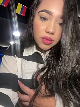 Snapshot of SofiaWildee chatting on 5, 7, 2026 SofiaWildee online show from 5, 7, 2026