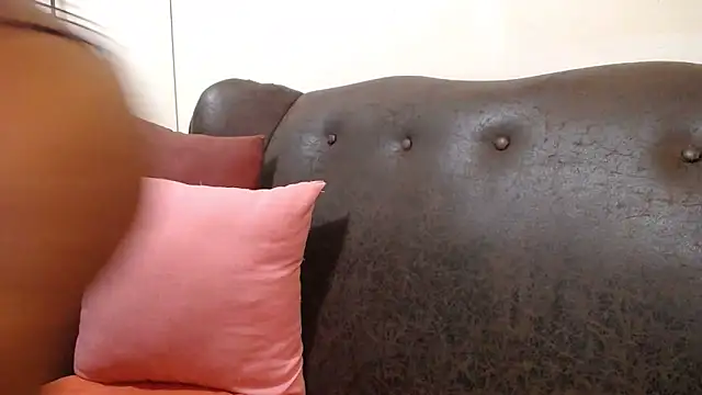 Snapshot of bustylaura4u chatting on 23, 2, 2025 bustylaura4u online show from 23, 2, 2025