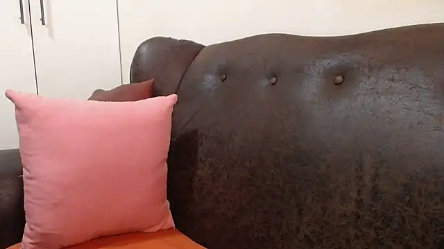 Snapshot of bustylaura4u chatting on 1, 3, 2025 bustylaura4u online show from 1, 3, 2025