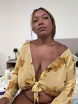 Snapshot of x_deluLuz_x chatting on 18, 9, 2025 x deluLuz x online show from 18, 9, 2025