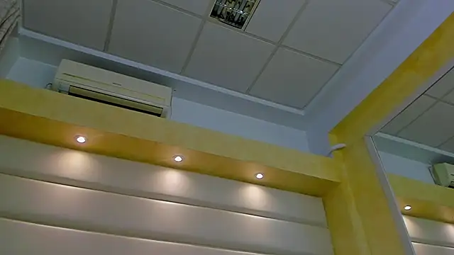 Snapshot of Jelly_Bee chatting on 30, 10, 2025 Jelly Bee online show from 30, 10, 2025