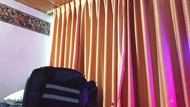 Axel-Cr0ss online show from 7, 10, 2025