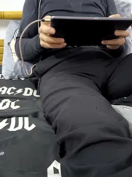 Snapshot of yazinyazin1 chatting on 17, 11, 2025 yazinyazin1 online show from 17, 11, 2025