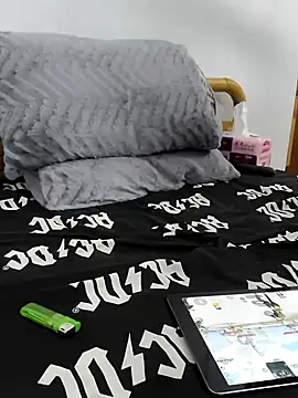 Snapshot of yazinyazin1 chatting on 30, 11, 2025 yazinyazin1 online show from 30, 11, 2025