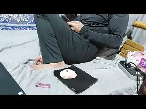 yazinyazin1 online show from 12, 2, 2026