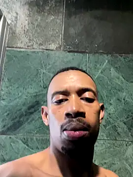 Snapshot of fitsexyman chatting on 5, 11, 2025 fitsexyman online show from 5, 11, 2025