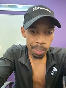 Snapshot of fitsexyman chatting on 21, 11, 2025 fitsexyman online show from 21, 11, 2025