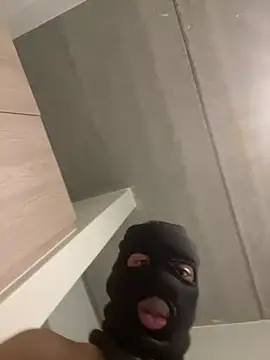 Snapshot of fitsexyman chatting on 6, 4, 2026 fitsexyman online show from 6, 4, 2026