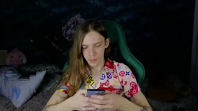 Snapshot of artass2 chatting on 8, 9, 2025 artass2 online show from 8, 9, 2025