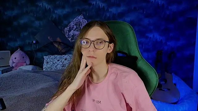 Snapshot of artass2 chatting on 13, 9, 2025 artass2 online show from 13, 9, 2025