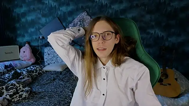 Snapshot of artass2 chatting on 17, 9, 2025 artass2 online show from 17, 9, 2025