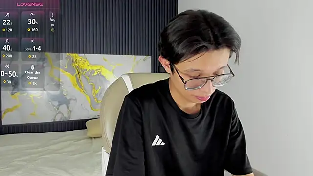 SantiagoRusso18 online show from 26, 11, 2025