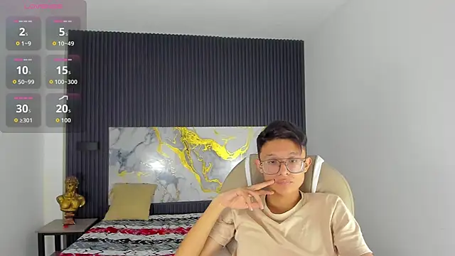 SantiagoRusso18 online show from 19, 12, 2025