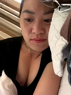 tuyetnhi-00 online show from 6, 11, 2025