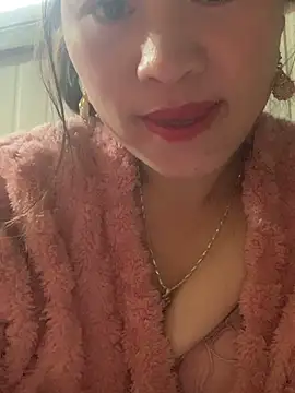 tuyetnhi-00 online show from 16, 12, 2025