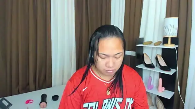 TsUncutKaren online show from 18, 9, 2025