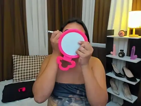 TsUncutKaren online show from 13, 10, 2025