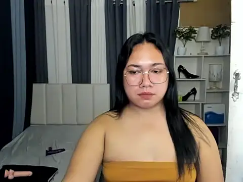 TsUncutKaren online show from 8, 3, 2026