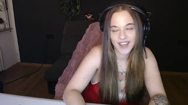 Snapshot of Luna_Lynn chatting on 29, 11, 2025 Luna Lynn online show from 29, 11, 2025