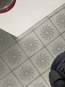 Snapshot of Tiffany-yy chatting on 5, 10, 2025 Tiffany-yy online show from 5, 10, 2025