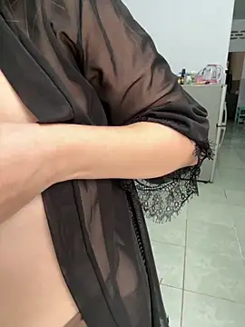 Snapshot of Tiffany-yy chatting on 7, 11, 2025 Tiffany-yy online show from 7, 11, 2025