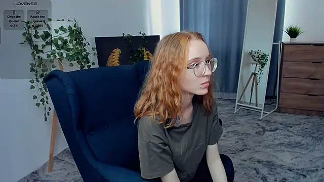 Snapshot of IiceVeinss chatting on 9, 10, 2025 IiceVeinss online show from 9, 10, 2025