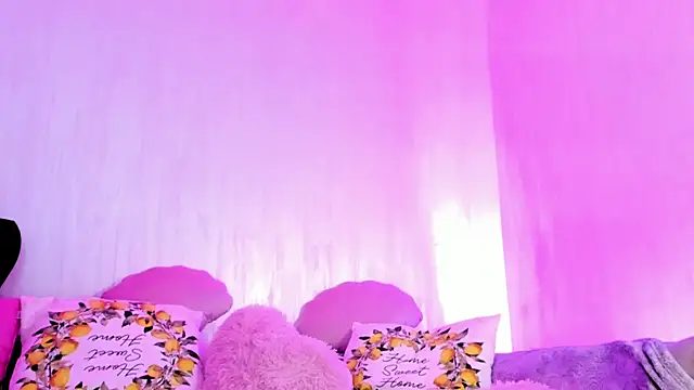 Snapshot of RileyNox chatting on 8, 10, 2025 RileyNox online show from 8, 10, 2025