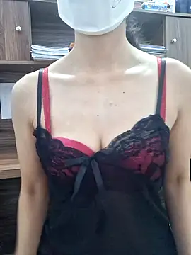 Snapshot of LazdyLy chatting on 15, 10, 2025 LazdyLy online show from 15, 10, 2025