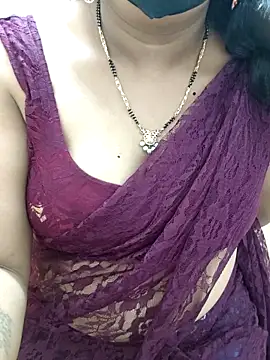 Snapshot of luci-queen chatting on 15, 6, 2026 luci-queen online show from 15, 6, 2026