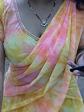 Snapshot of luci-queen chatting on 19, 6, 2026 luci-queen online show from 19, 6, 2026