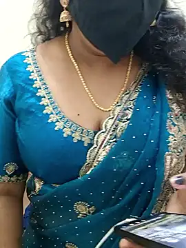 Snapshot of luci-queen chatting on 30, 6, 2026 luci-queen online show from 30, 6, 2026