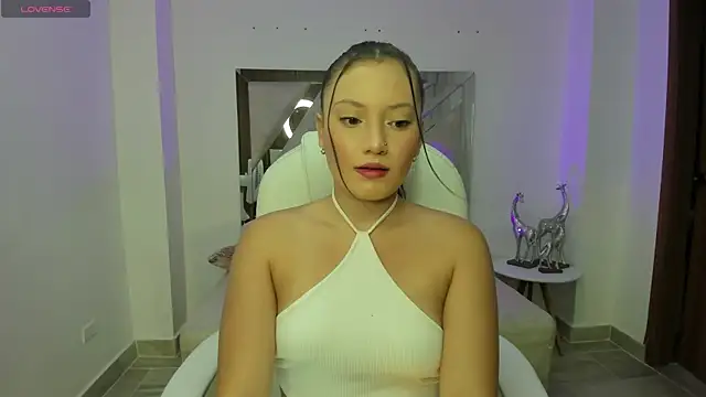 Snapshot of nylaa_rose chatting on 27, 9, 2025 nylaa rose online show from 27, 9, 2025