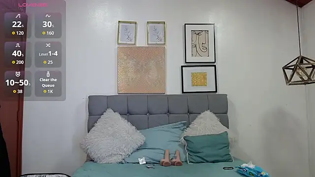 Snapshot of _naomi_s chatting on 2, 12, 2025 naomi s online show from 2, 12, 2025