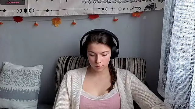 CutieAnny online show from 27, 11, 2025