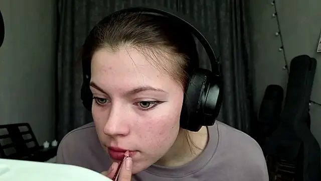 CutieAnny online show from 3, 2, 2026