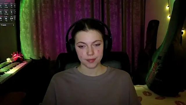 CutieAnny online show from 12, 4, 2026