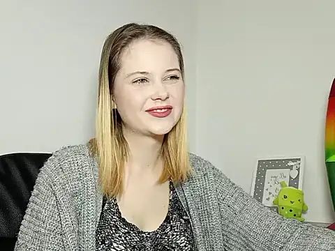 LydiaYoung online show from 7, 10, 2025