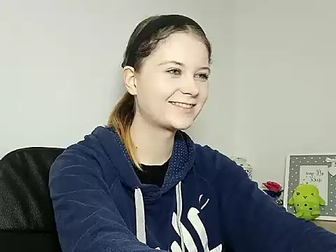 LydiaYoung online show from 7, 11, 2025