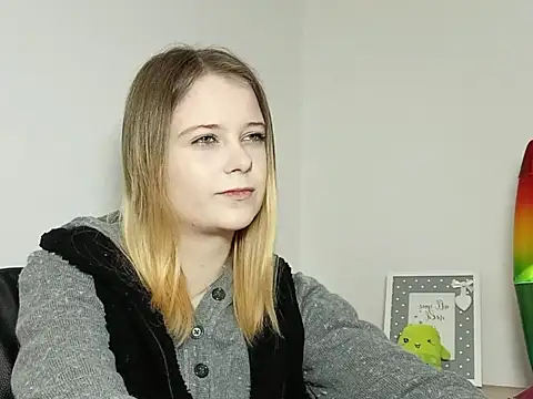 LydiaYoung online show from 14, 11, 2025