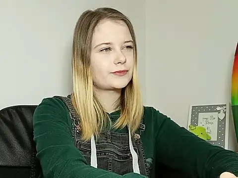 LydiaYoung online show from 20, 11, 2025